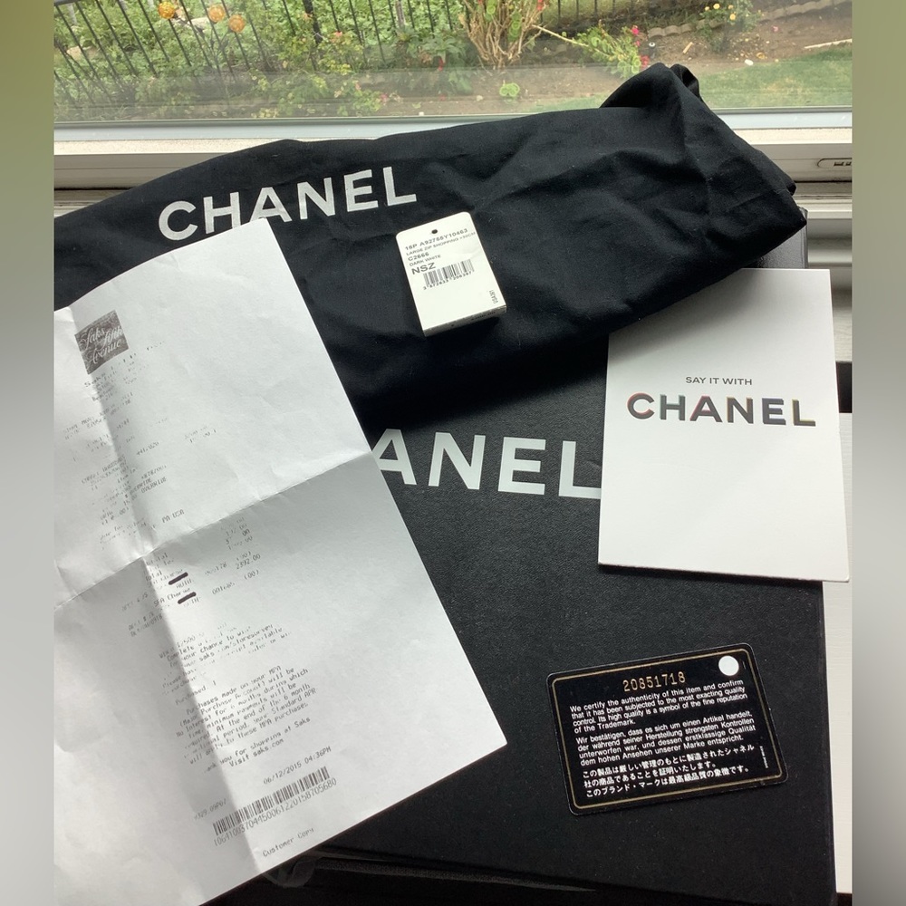CHANEL Cream Quilted Leather Tote with Black Trim and Chain Handles - Picture 10 of 12